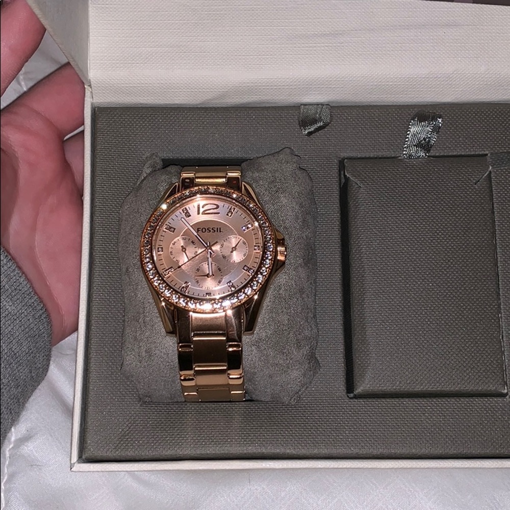 Rose gold fossil watch